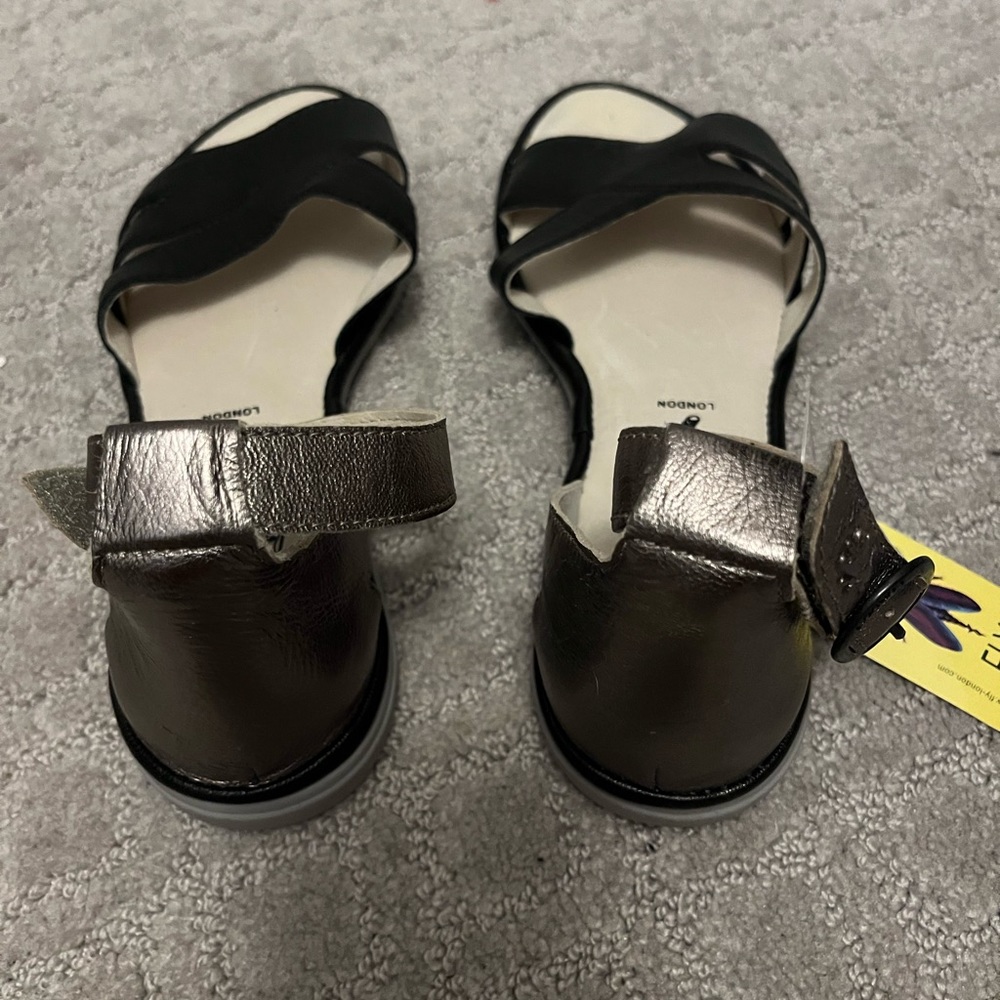 NWT London Fly Sandals - Picture 7 of 8